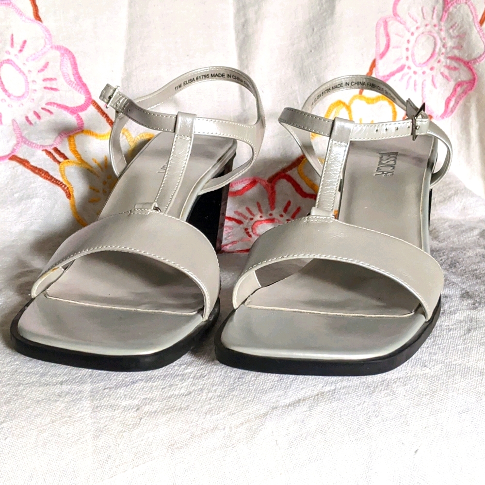 1990s Y2K silver minimal t bar square toe heels